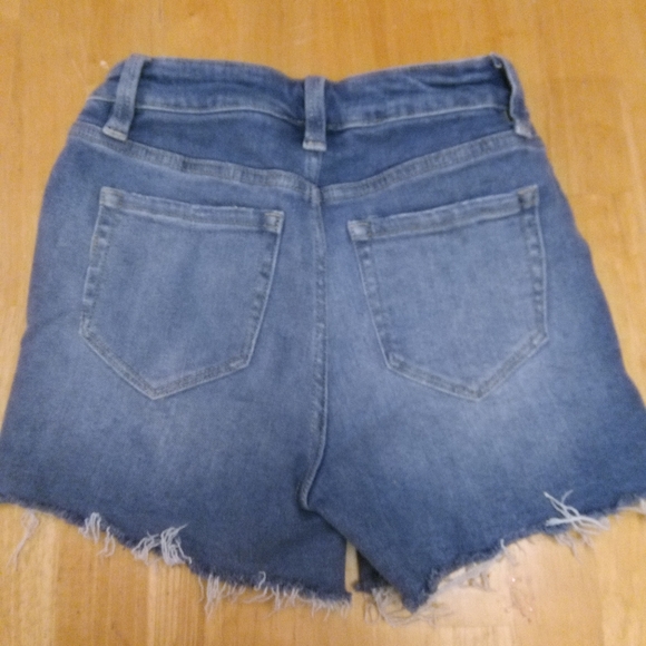 Ymi distressed shorts size 1 - Picture 3 of 3